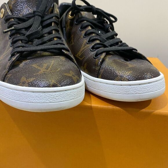 Louis Vuitton Front Row Sneakers - Picture 7 of 16